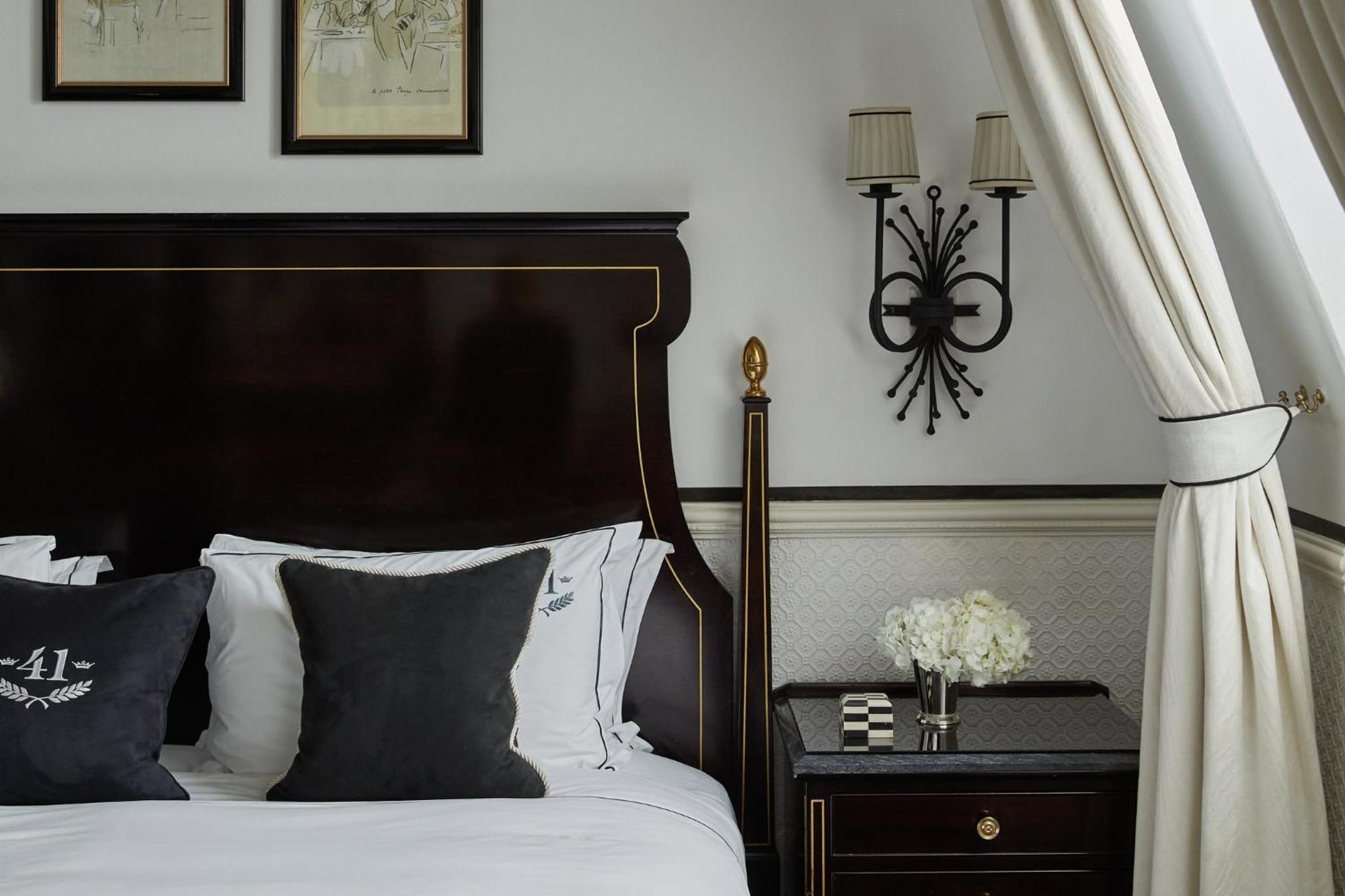 41 Hotel London Exterior photo A bedroom at The Peninsula