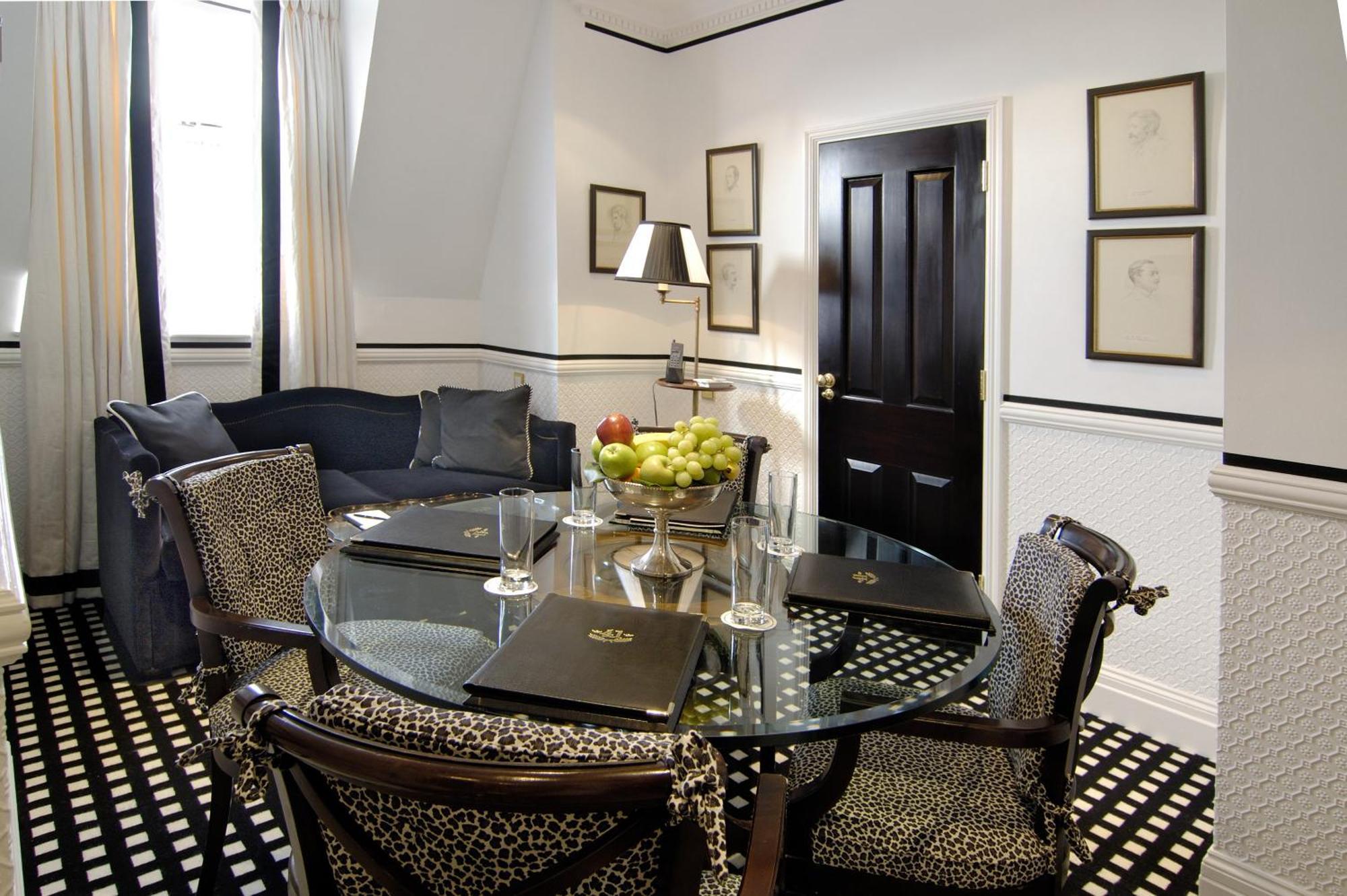 41 Hotel London Exterior photo A suite at the Mark
