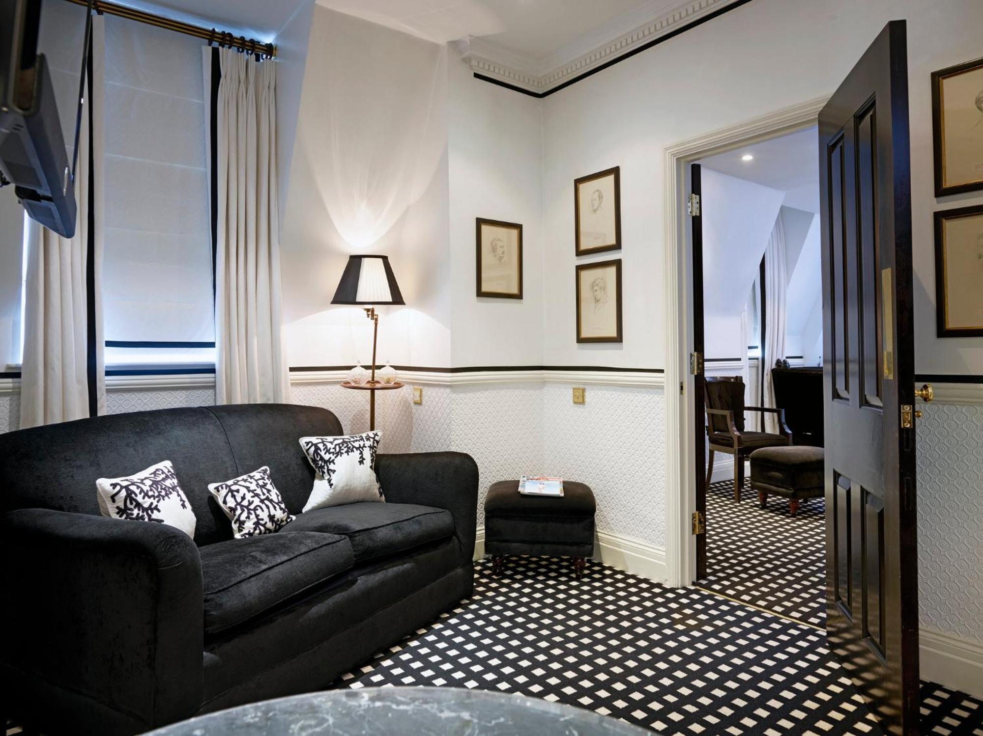 41 Hotel London Exterior photo A suite at the Hotel George V